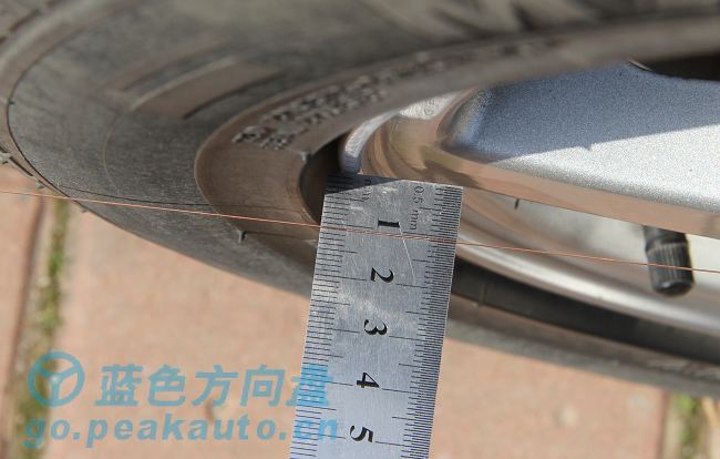 蓝色方向盘手工轮胎定位值测量方法、工具